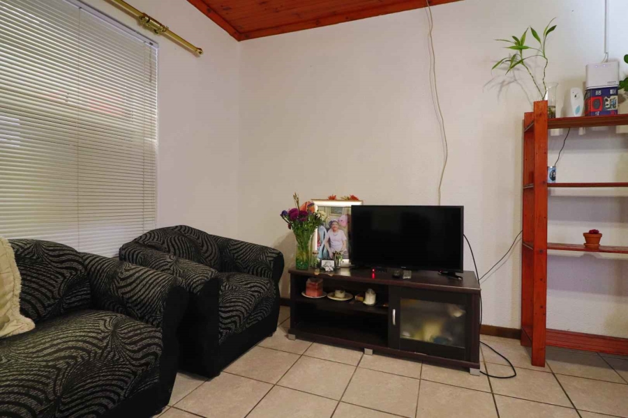 5 Bedroom Property for Sale in Sanddrift Western Cape